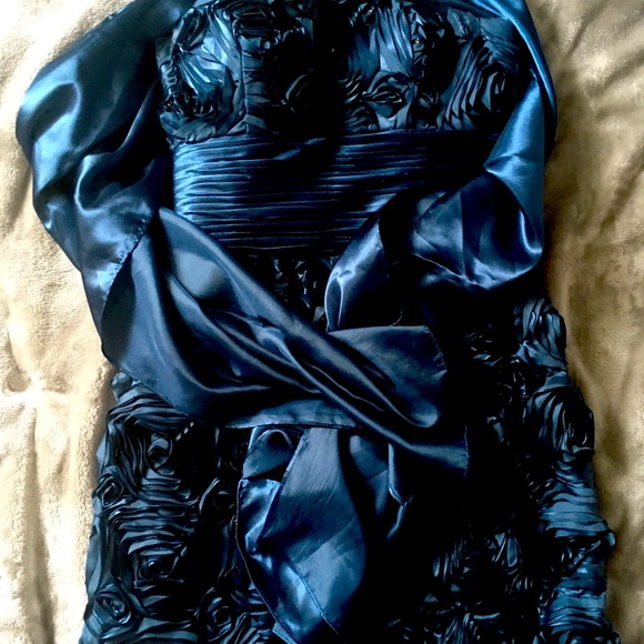 Dress 👗 - Picture 2 of 3